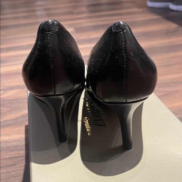 Trotters Signature Black Heels - Picture 4 of 8